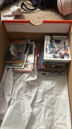 Mixed Lot of Baseball Cards