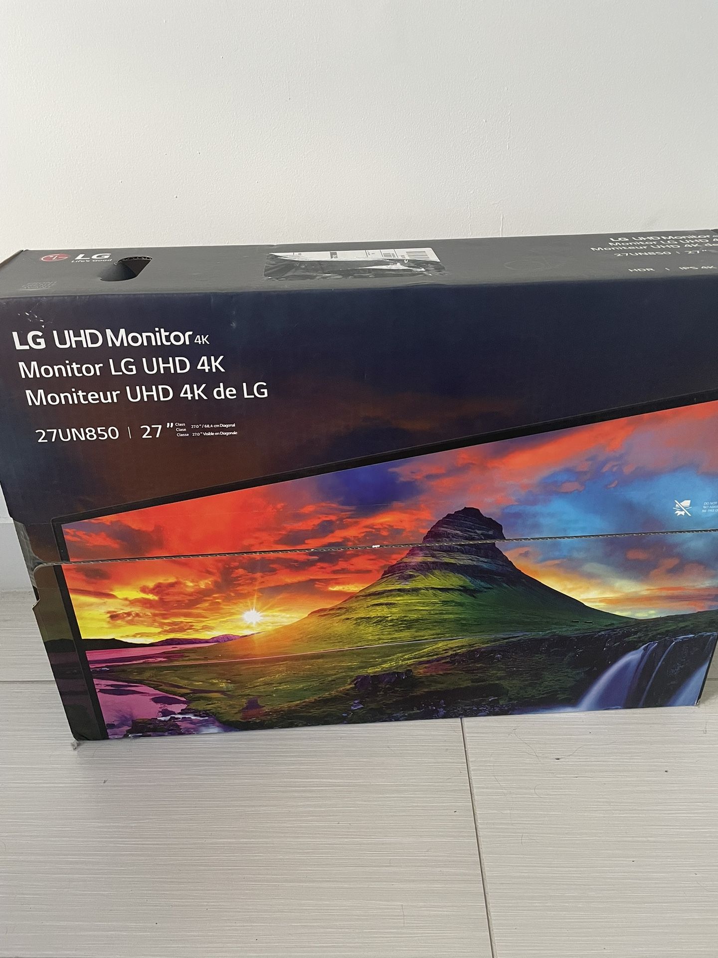 27” LG 4k UHD Monitor