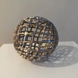 Decorative metal sculpture