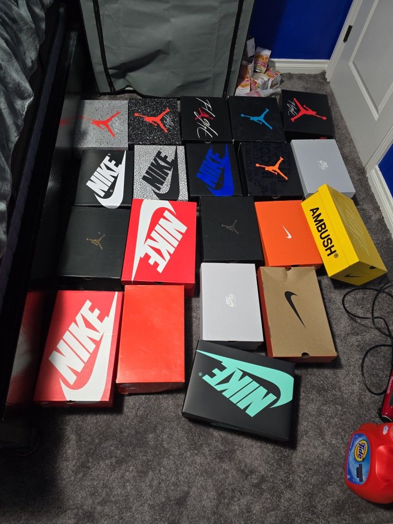 Nike Shoe Box Collection (20 Boxes) 90$