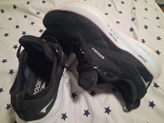 BROOKS