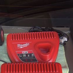 Milwaukee M 12 Charger 