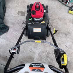 BRAND NEW LAWNMOWER HONDA HRN-216 WITH BLADE CONTROL SYSTEM- YOU CAN STOP OR ENGAGE BLADE WHEN YOU NEED IT . IT IS ALSO GREAT SAFETY FEATURE. THE LAWN