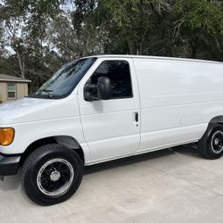 2004 Ford E-250
