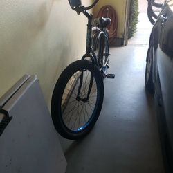 3G BIKE BLACK Color W Blue Rims