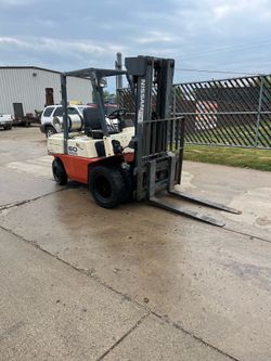 or sale a Nissan forklift.6000lb lift capacity,83/189 triple mast, side shift. Ready for work.
