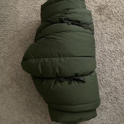 Heavy-Duty Vintage Sleeping Bag – Military Green
