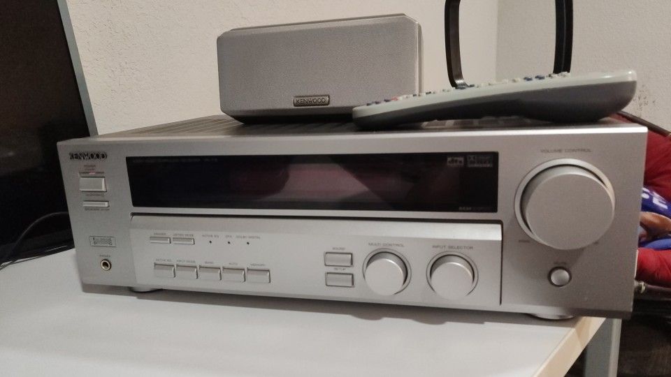Vintage JVC Audio System – Amp, CD Changer, Cassette, Tuner