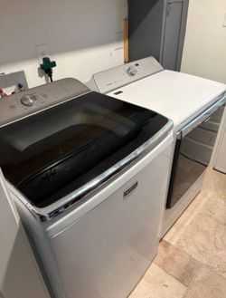 Maytag Commercial XL Super duty High quality Washer Dryer set **Gas Dryer**