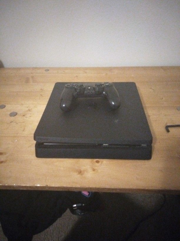 Ps4 With Controller
