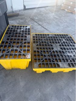 Spill containers