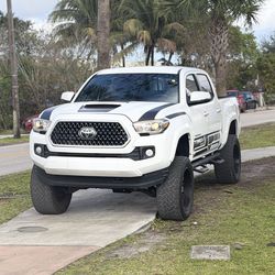 Toyota Tacoma TRD✨