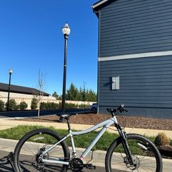 Co-op Cycles DRT 1.1 Mountain Bike – 27.5” (Medium Frame) Aluminium Bicycle