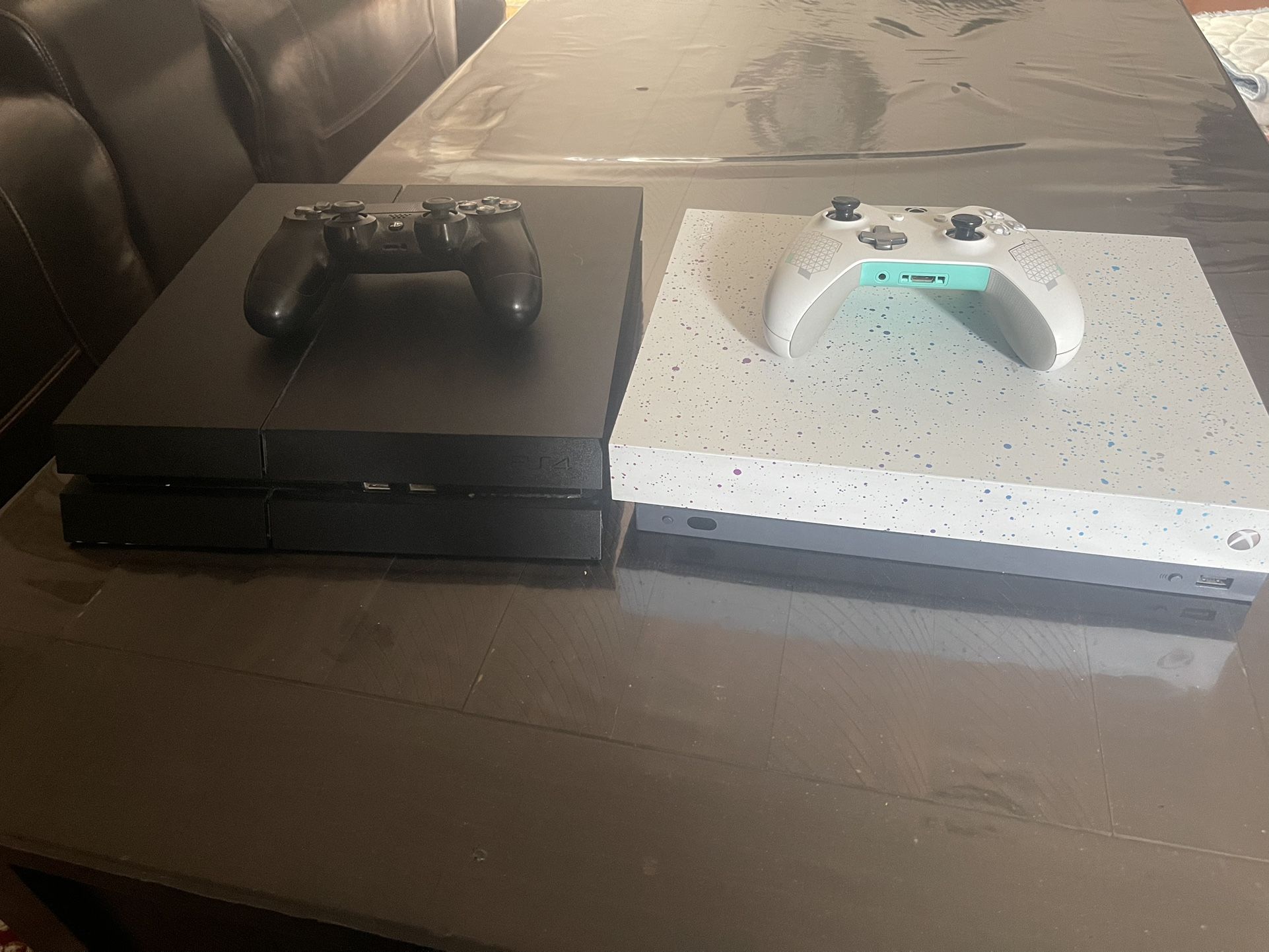 Xbox one and PS4 Consoles (WORKING)
