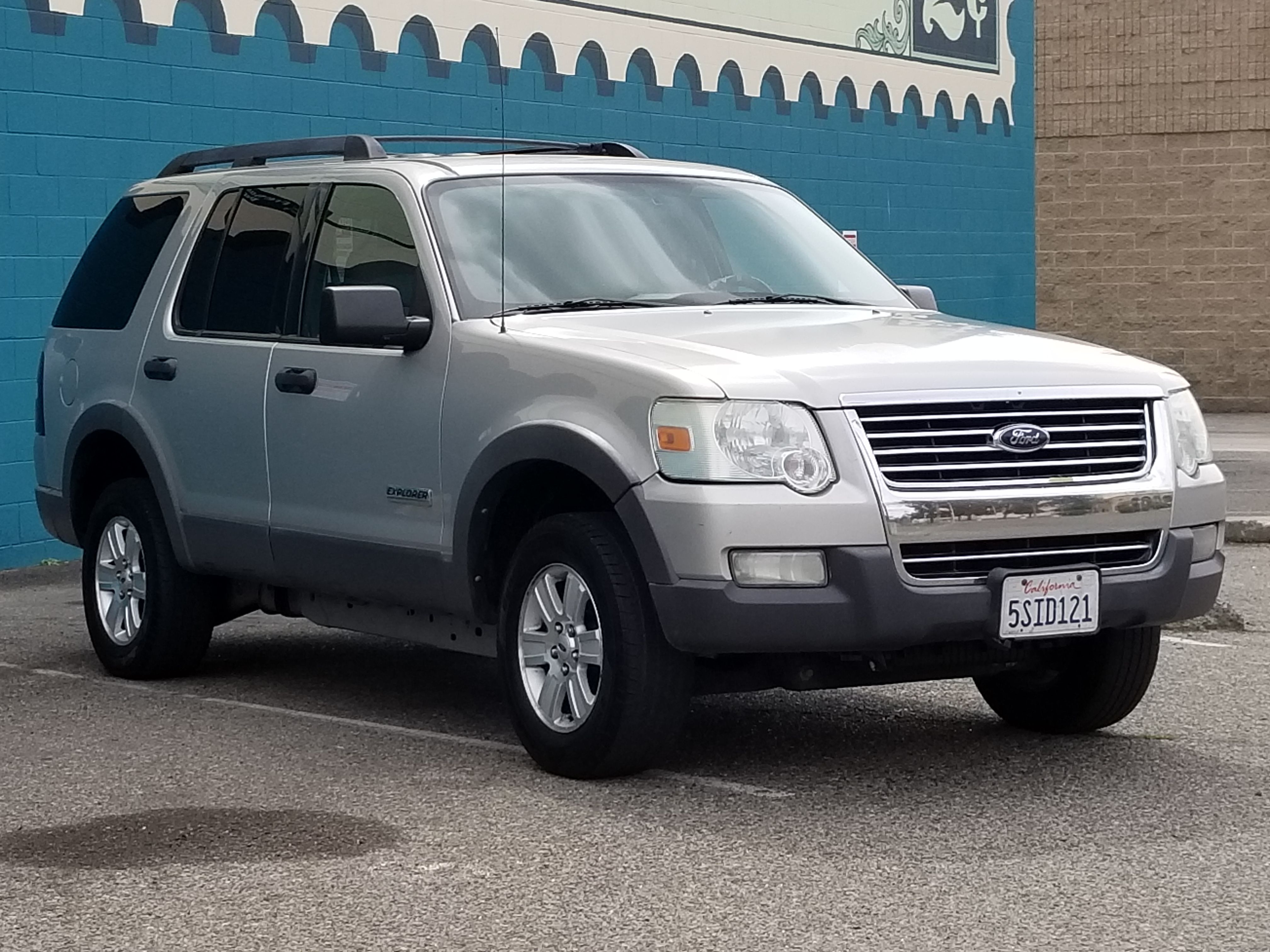 06 Ford Explorer XLT {contact info removed}