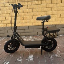 Electric scooter
