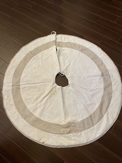 Large Beautiful Tree Skirt