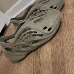 Yeezy Foam Runners Size 7 – Ochre – Clean & Excellent Condition Need Gone ASAP 🔥