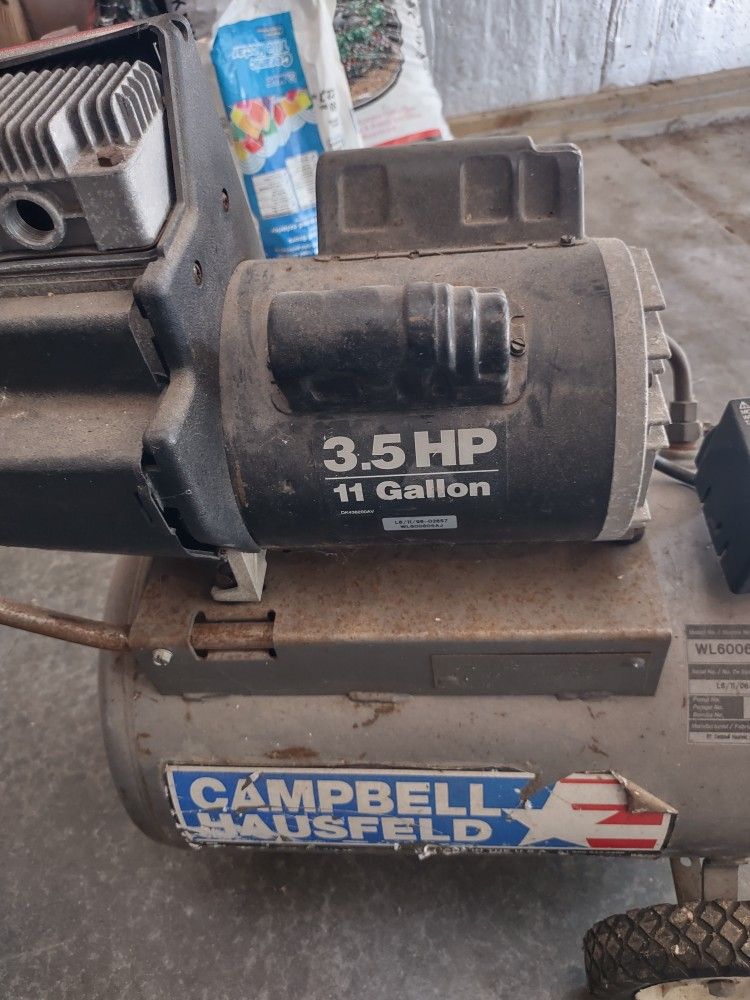 ( Air Compressor - Campbell Hausfeld 3.5hp 11 Gallon 125psi)