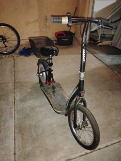 Razor EcoSmart Metro HD Electric Scooter.