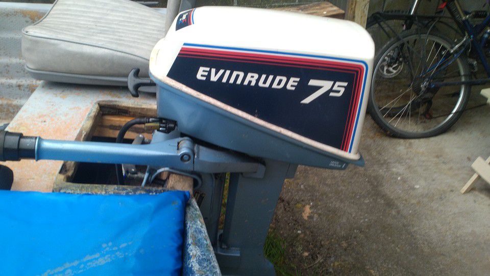 Evenrude 7.5 Outboard Motor 
