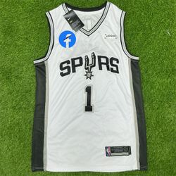 Spurs wembanyama jersey size L(50)