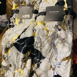 Throw Blankets 🔥