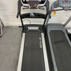 Sole F85 Folding Treadmill