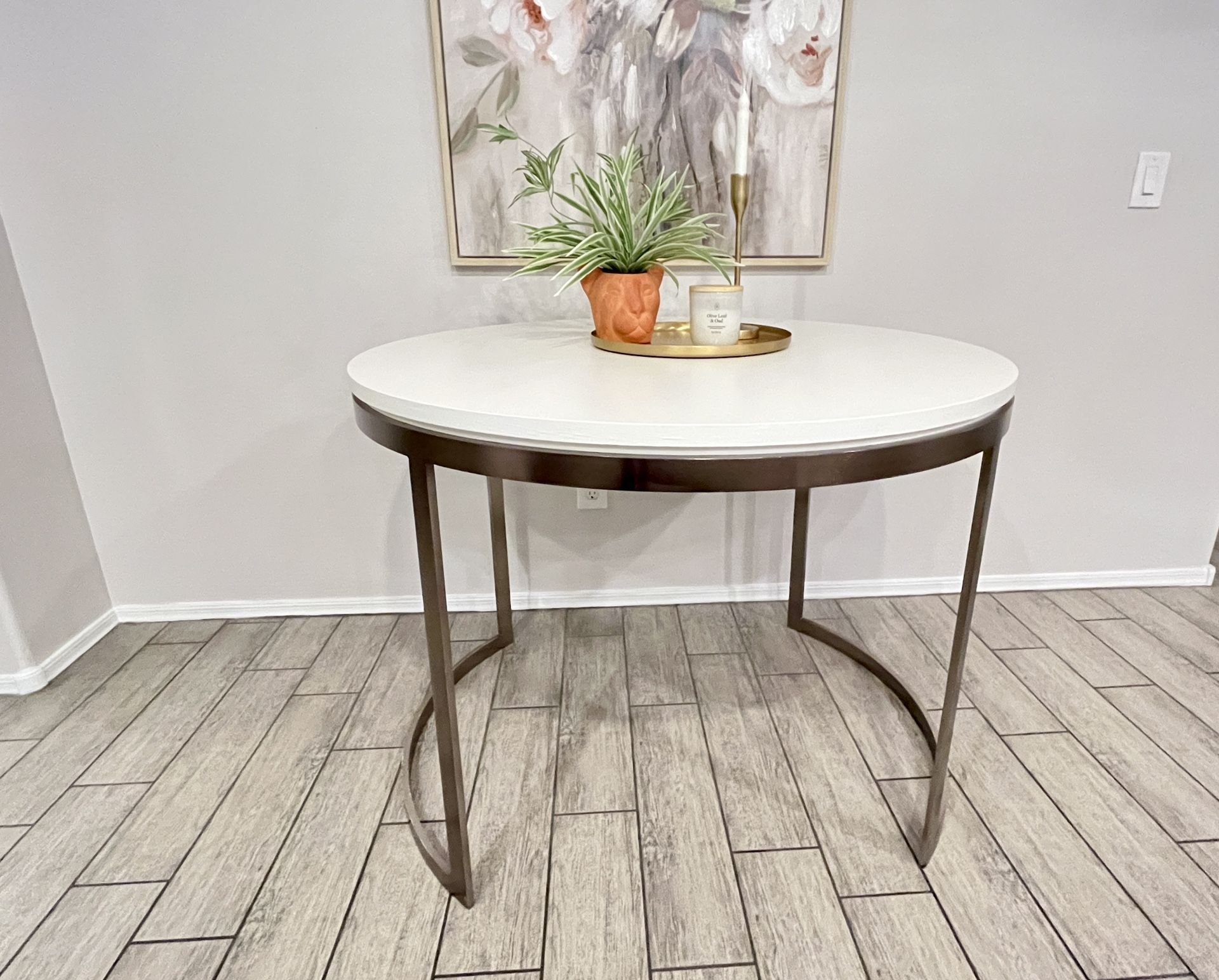 Modern Round Dining Table With Metal Base