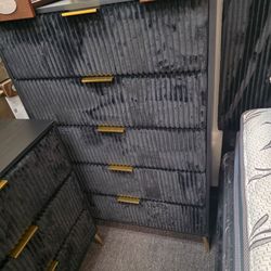 Black finish 5 drawer chest