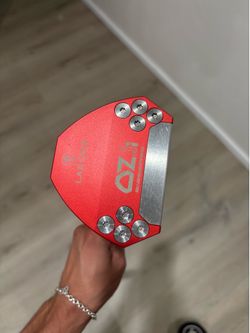 Ozi lab putter