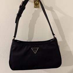 Guess women’s shoulder purse
