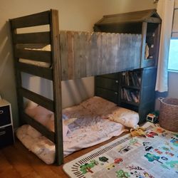 Twin/Full Bunk Bed