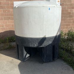 1000 Gallons Container