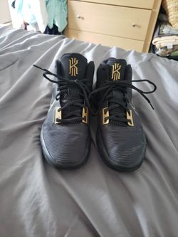 Nike Kyrie Flytrap 4 'Black Metallic Gold