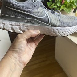Women’s 9.5 Nike