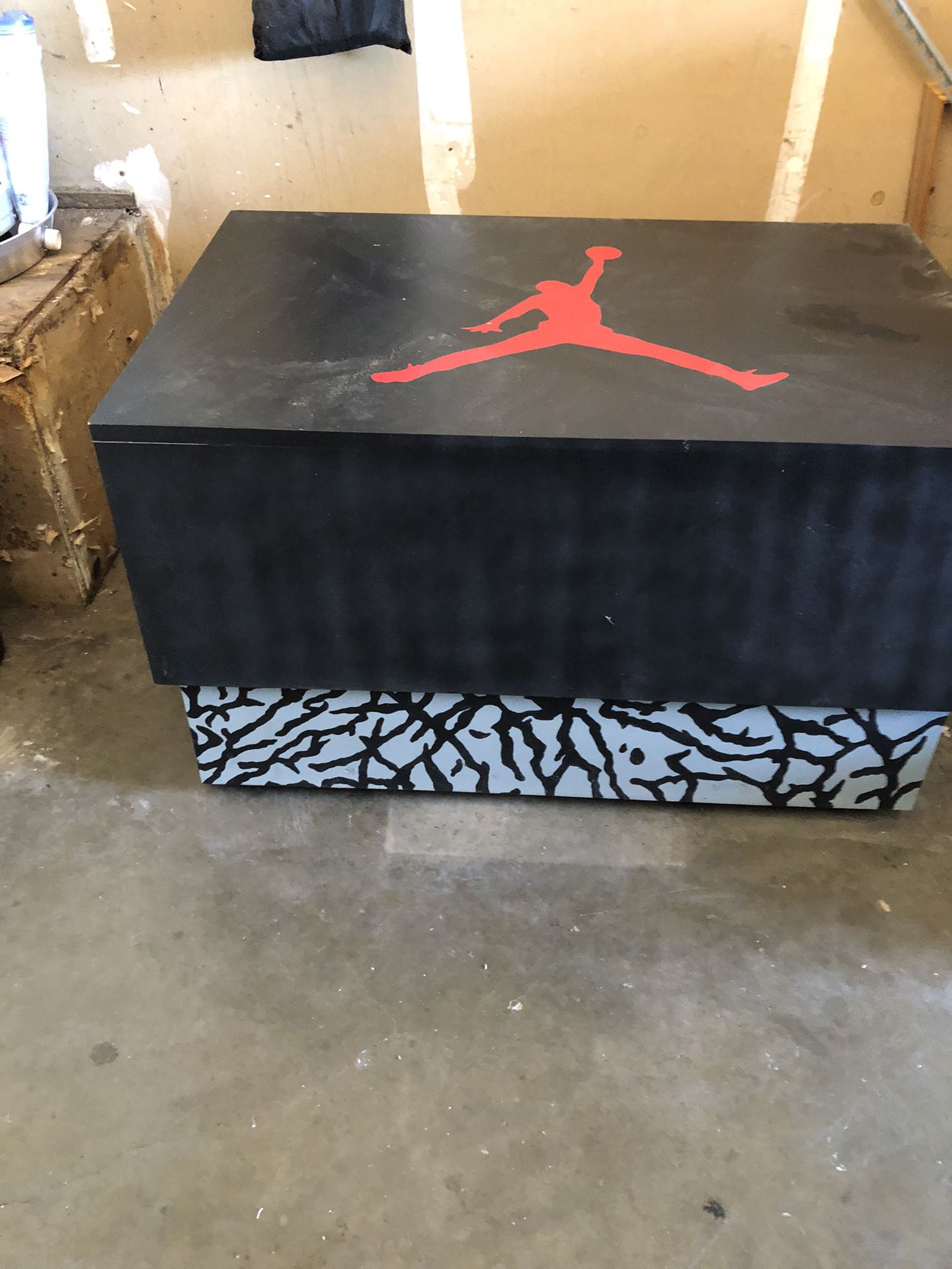 Jordan’s Shoe Box 37x27x25 Will Not Ship