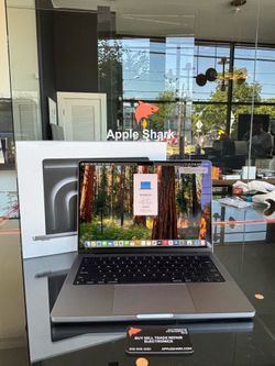 Apple MacBook Pro 14in M3 Pro Chip 8GB RAM 512SSD! 90 Day warranty! We offer financing.