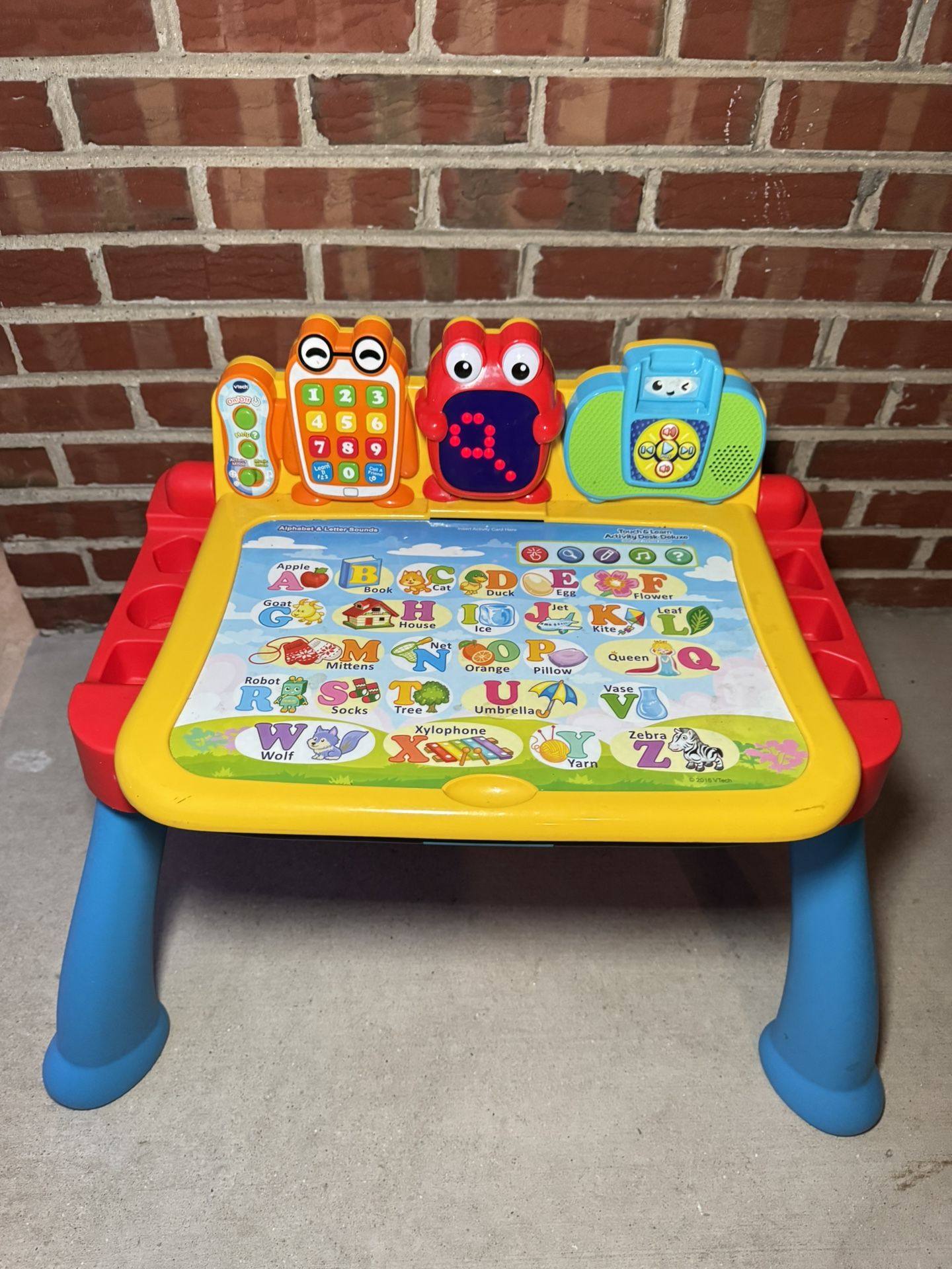 V Tech Learning activity Desk