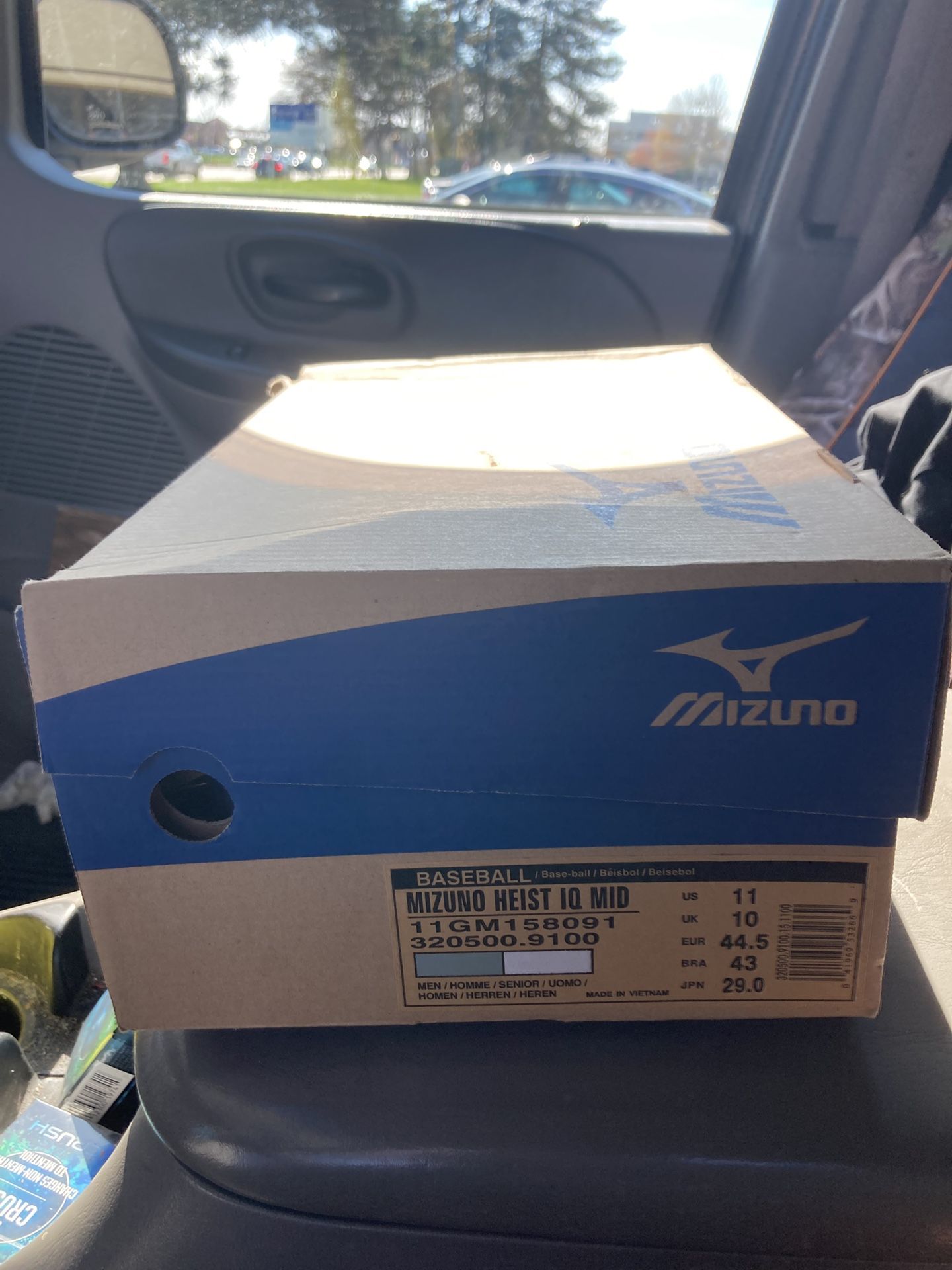 Mizuno Men’s Baseball Metal Spike Cleets