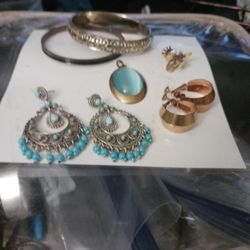 Vintage Jewelry One Pendant Copper Earrings Clip-on