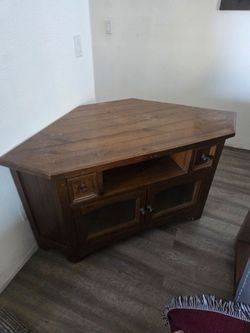 Entertainment center