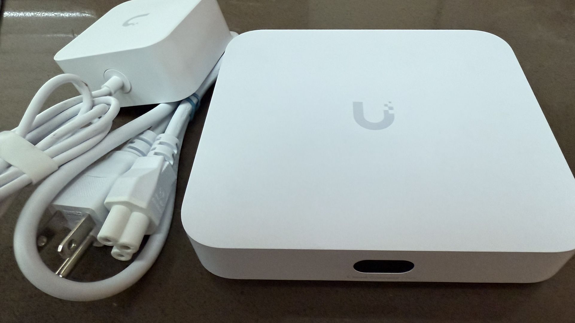 Unifi UCG-Max-2TB Cloud Gateway Max