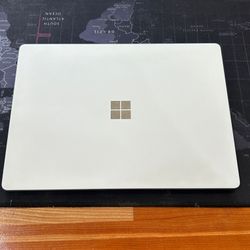 Microsoft Surface Laptop Touchscreen 1769 i7-7660u 2.5Ghz 16GB RAM 512GB SSD Windows 10