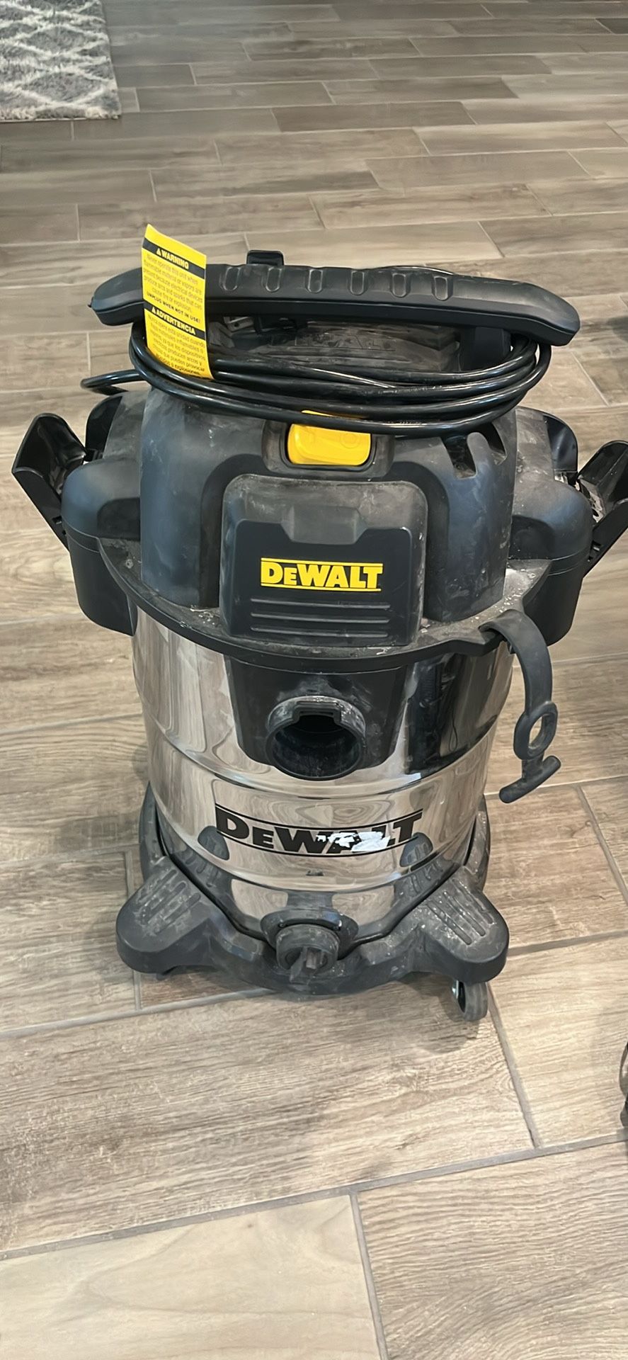 Dewalt 8 Gallon Wet/dry Vacuum