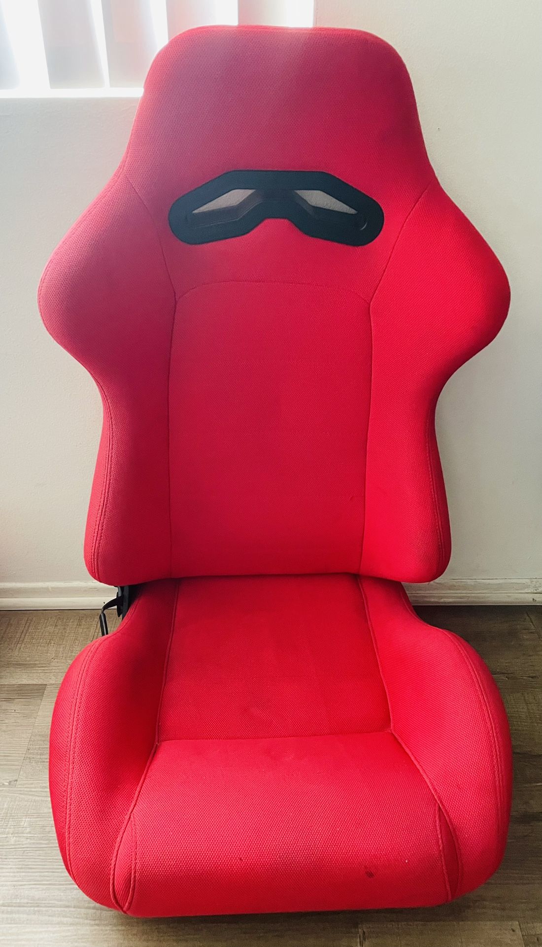 Race seat Semi bucket  no bracket . Color RED aftermarket 