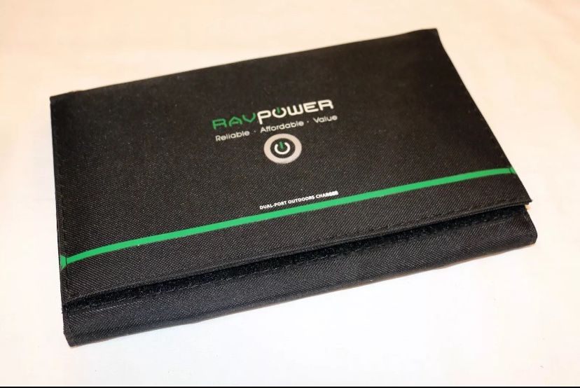 RAVPower PC008 / 16W Charger / Foldable Solar Panel / 2 USB Ports!