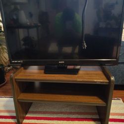 SMART TV  THIS ONE ONLY NEEDS A $5 POWER CORD