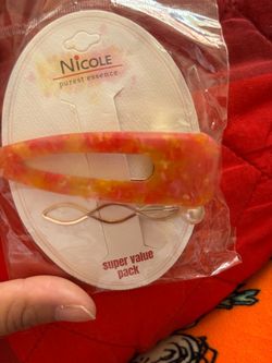 Nicole Purest Essence Hair Clip Set