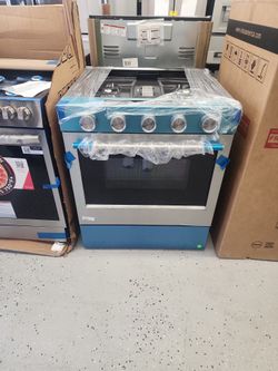 New KitchenAid Slide In Gas Stove